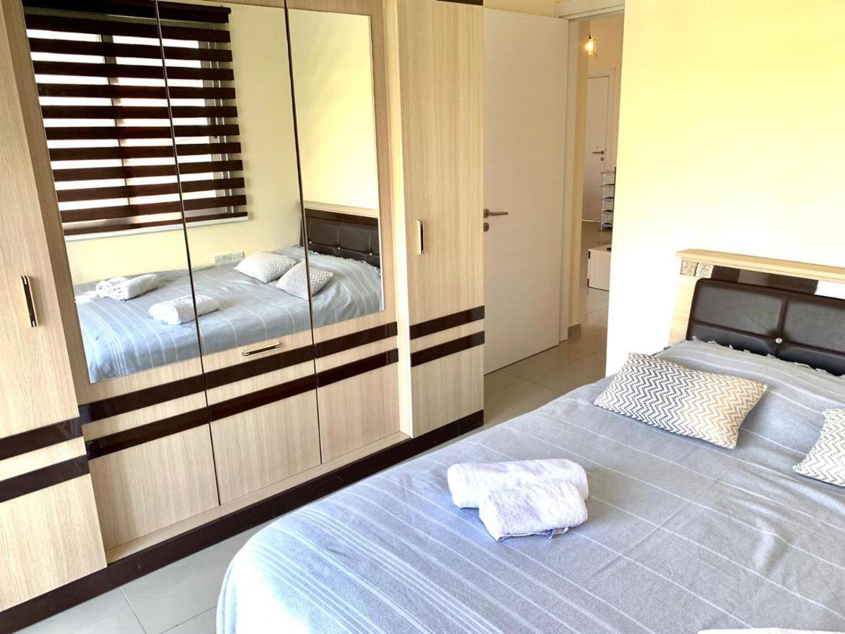 Amazing Two-Bedroom Apartment In Residence Lukomorye D1 With Private Garden Karavas  Extérieur photo