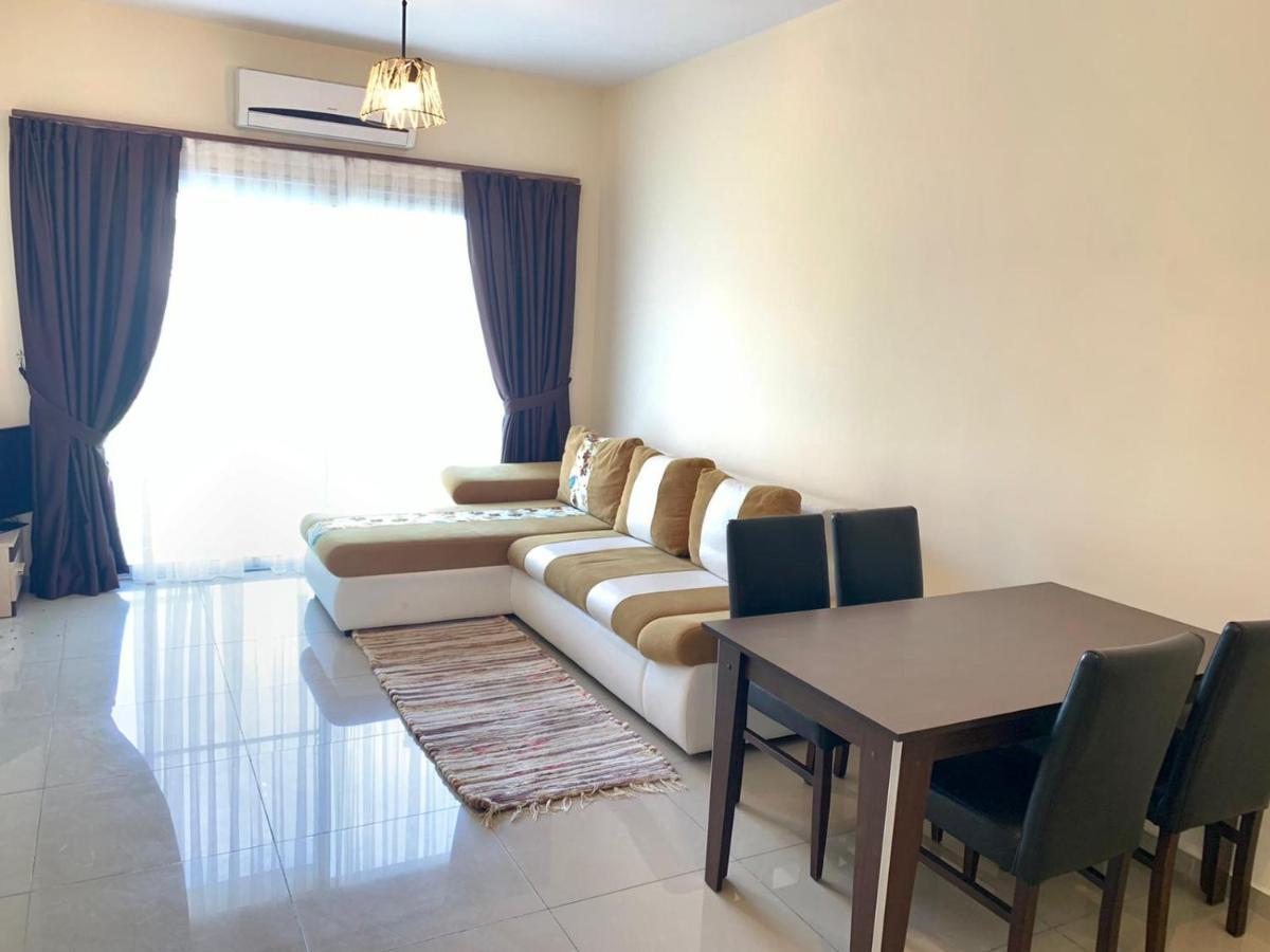 Amazing Two-Bedroom Apartment In Residence Lukomorye D1 With Private Garden Karavas  Extérieur photo