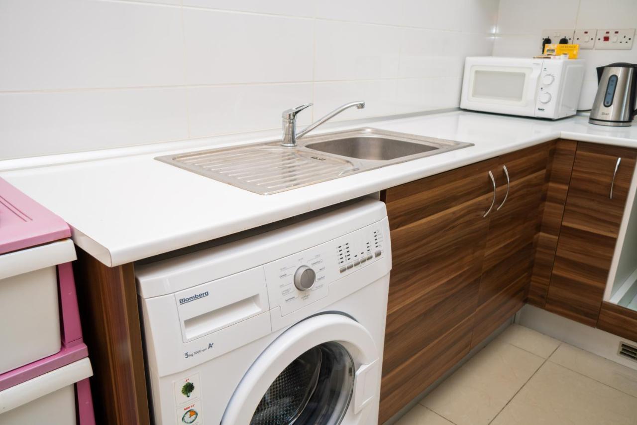 Amazing Two-Bedroom Apartment In Residence Lukomorye D1 With Private Garden Karavas  Extérieur photo