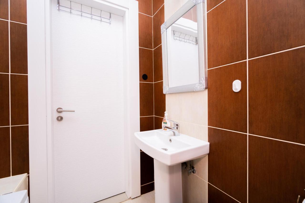 Amazing Two-Bedroom Apartment In Residence Lukomorye D1 With Private Garden Karavas  Extérieur photo